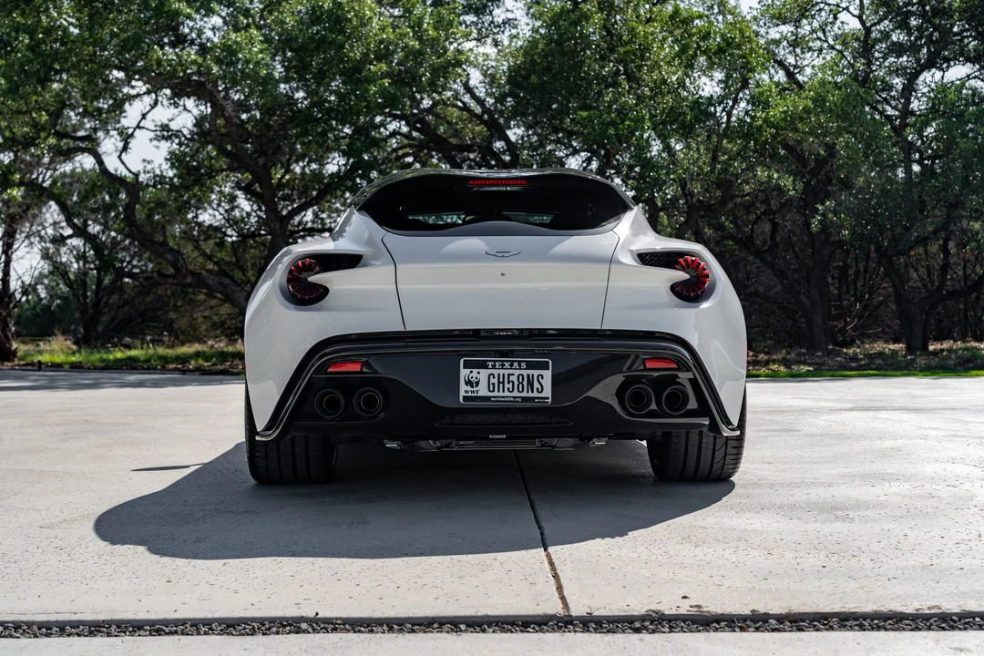2019 Aston Martin Vanquish 2nd Gen - Image 27 of 31