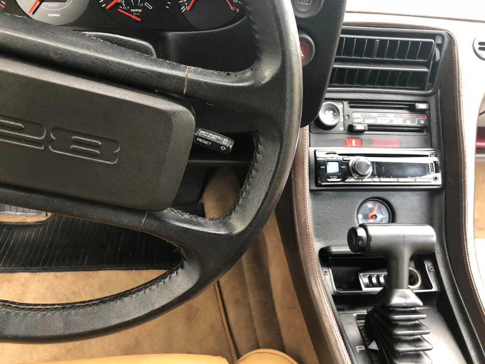 1982 Porsche 928 - Image 22 of 31