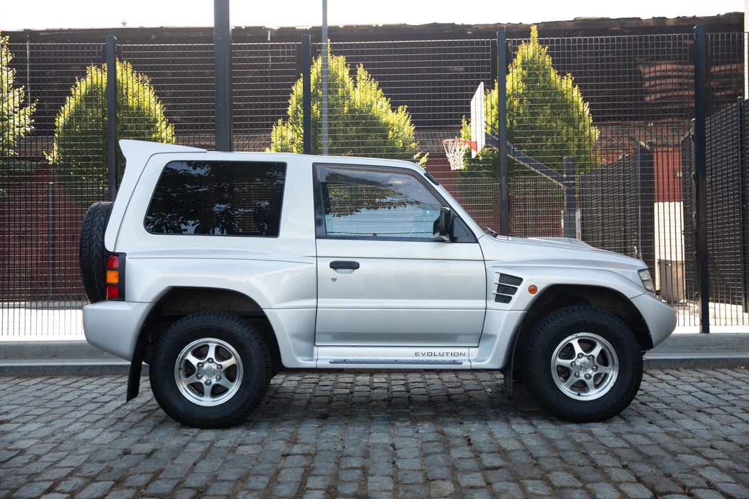 1997 Mitsubishi Pajero/Montero 2nd Gen - Image 10 of 31