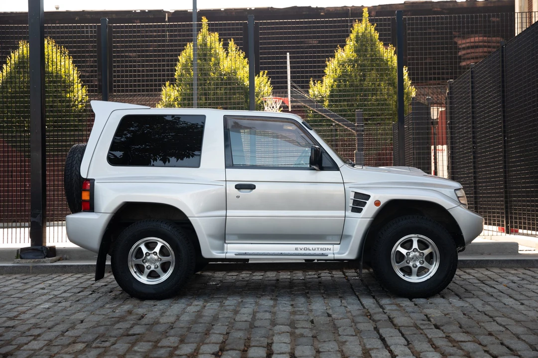 1997 Mitsubishi Pajero/Montero 2nd Gen - Image 9 of 31