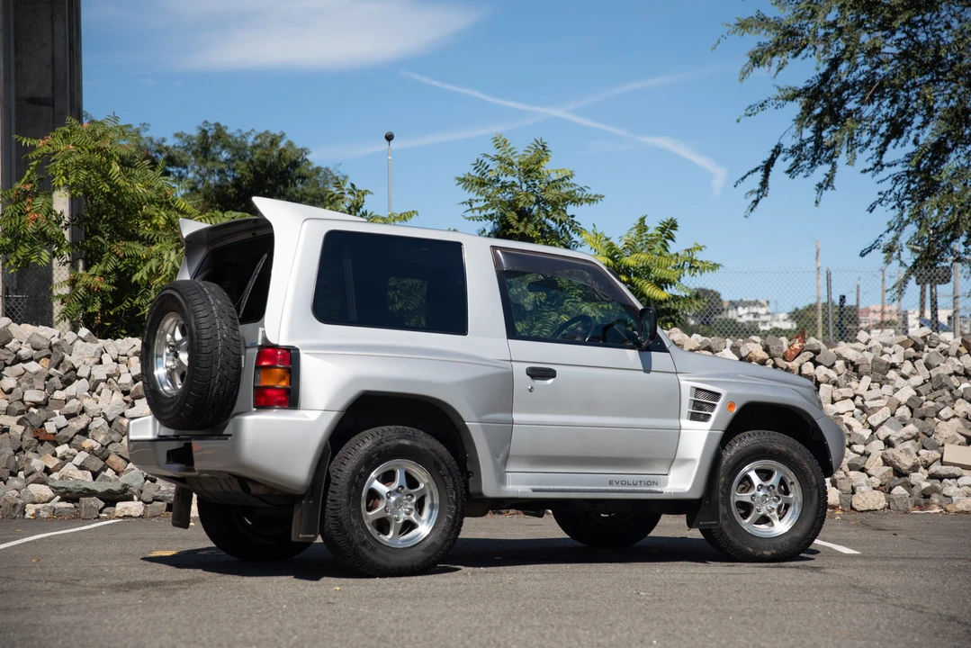 1997 Mitsubishi Pajero/Montero 2nd Gen - Image 18 of 31