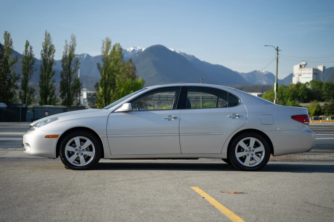 2005 Lexus ES 4th Gen - Image 13 of 31