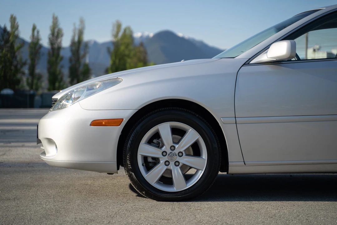 2005 Lexus ES 4th Gen - Image 25 of 31