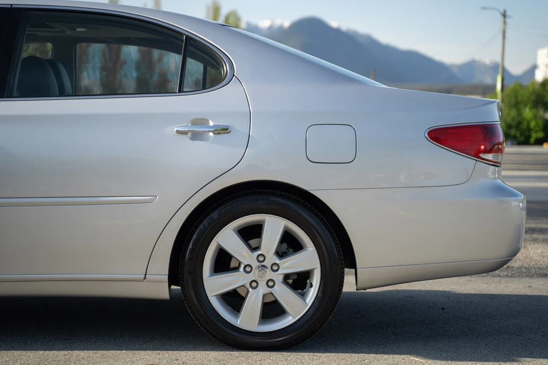 2005 Lexus ES 4th Gen - Image 27 of 31