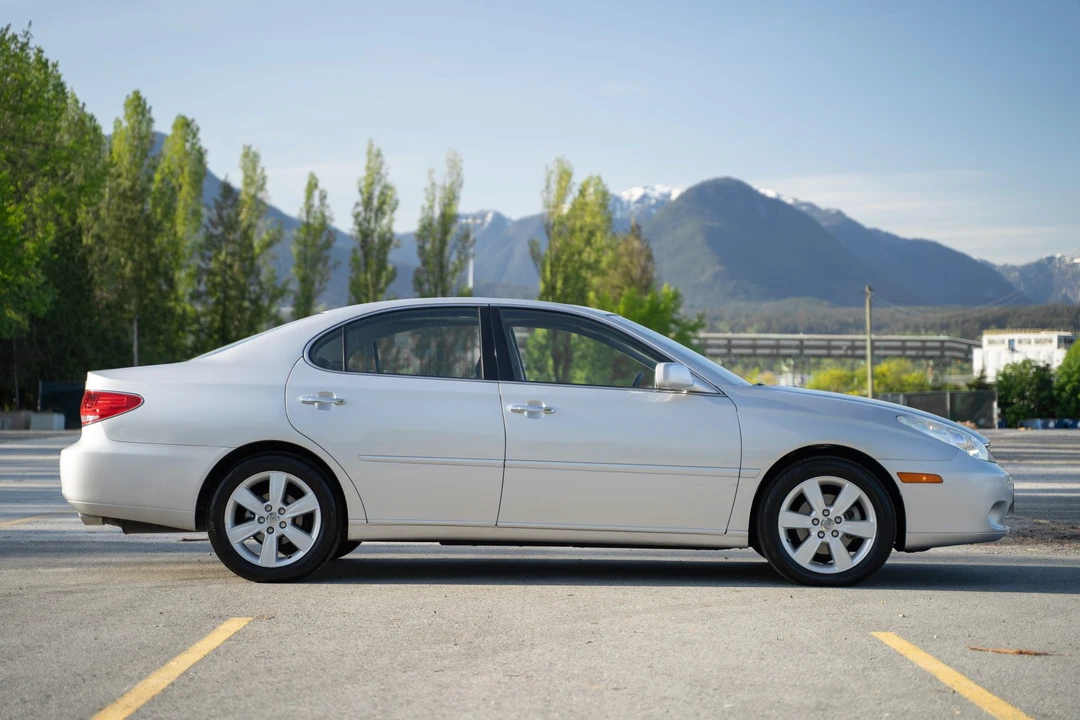 2005 Lexus ES 4th Gen - Image 24 of 31