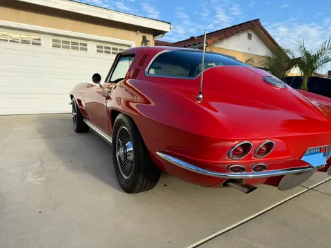 Chevrolet Corvette C2 - Image 4 of 20