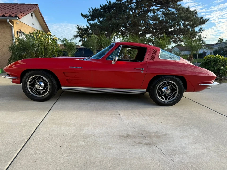 Chevrolet Corvette C2 - Image 2 of 20