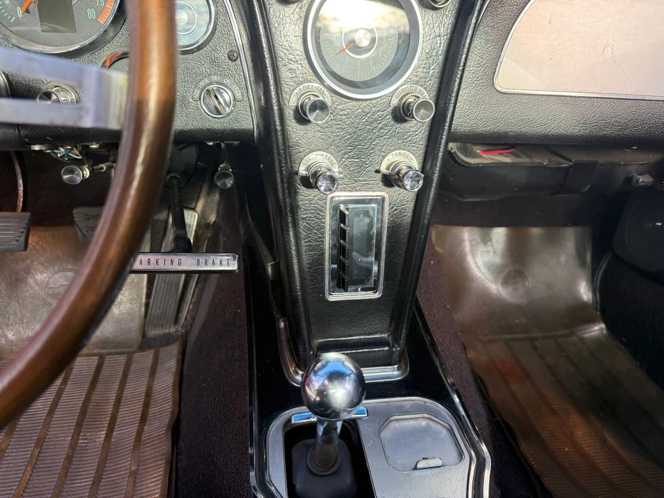 Chevrolet Corvette C2 - Image 13 of 20