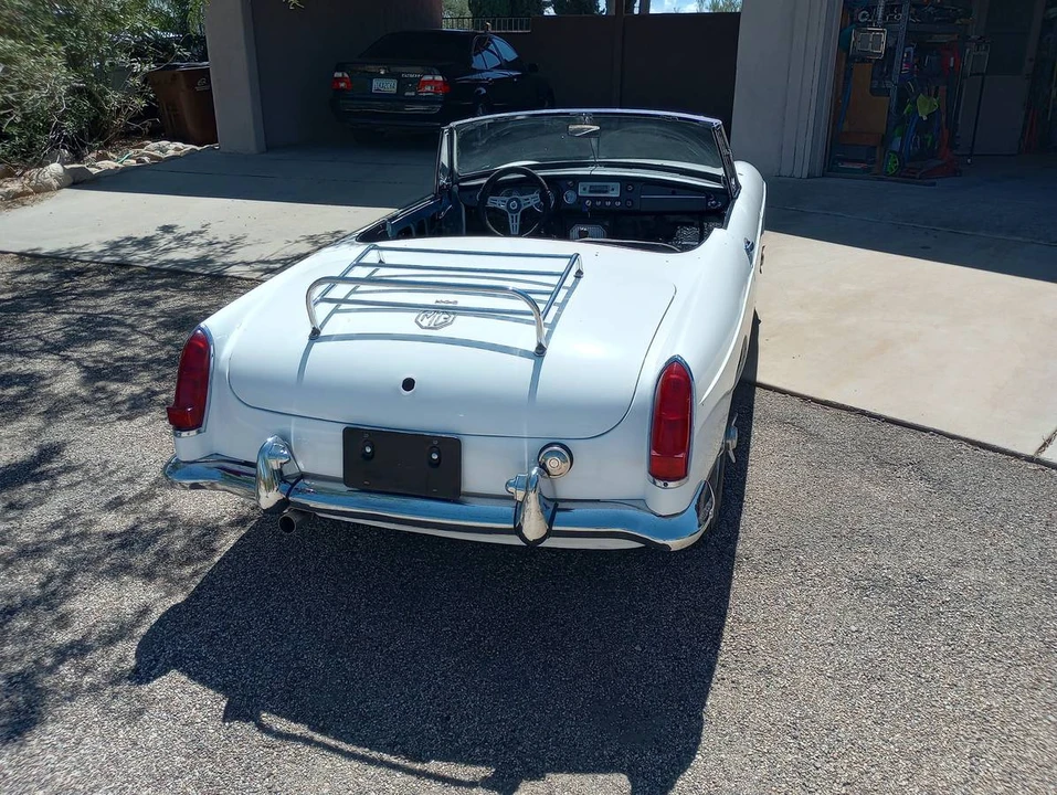 1976 MG MGB GT V8 - Image 2 of 14