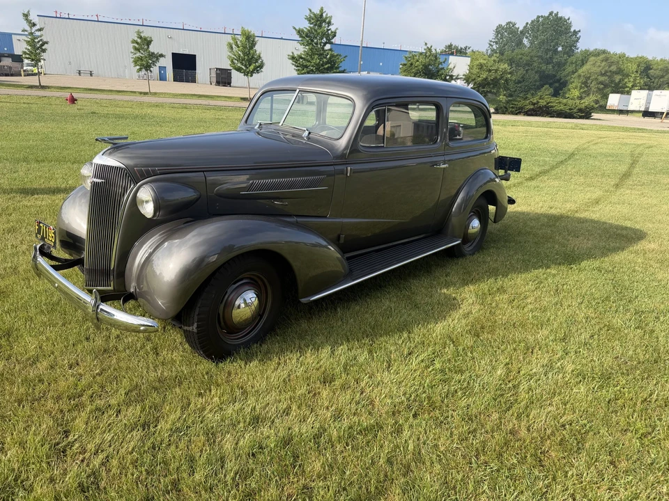 1937 Chevrolet Standard & Master & Master Deluxe & Special Deluxe - Image 2 of 31
