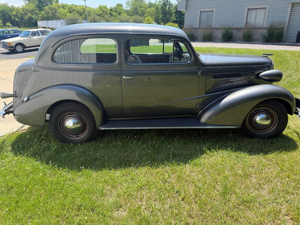 1937 Chevrolet Standard & Master & Master Deluxe & Special Deluxe - Image 5 of 31
