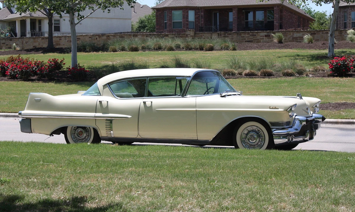 1957 Cadillac Series 62 4th Gen - Image 23 of 31