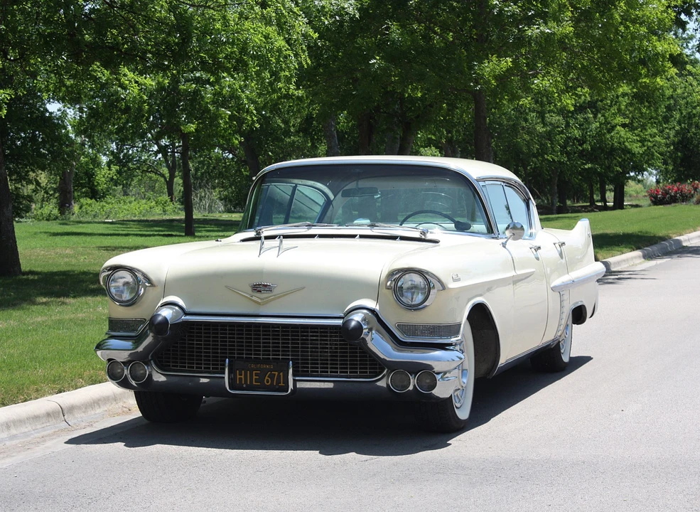 1957 Cadillac Series 62 4th Gen - Image 9 of 31