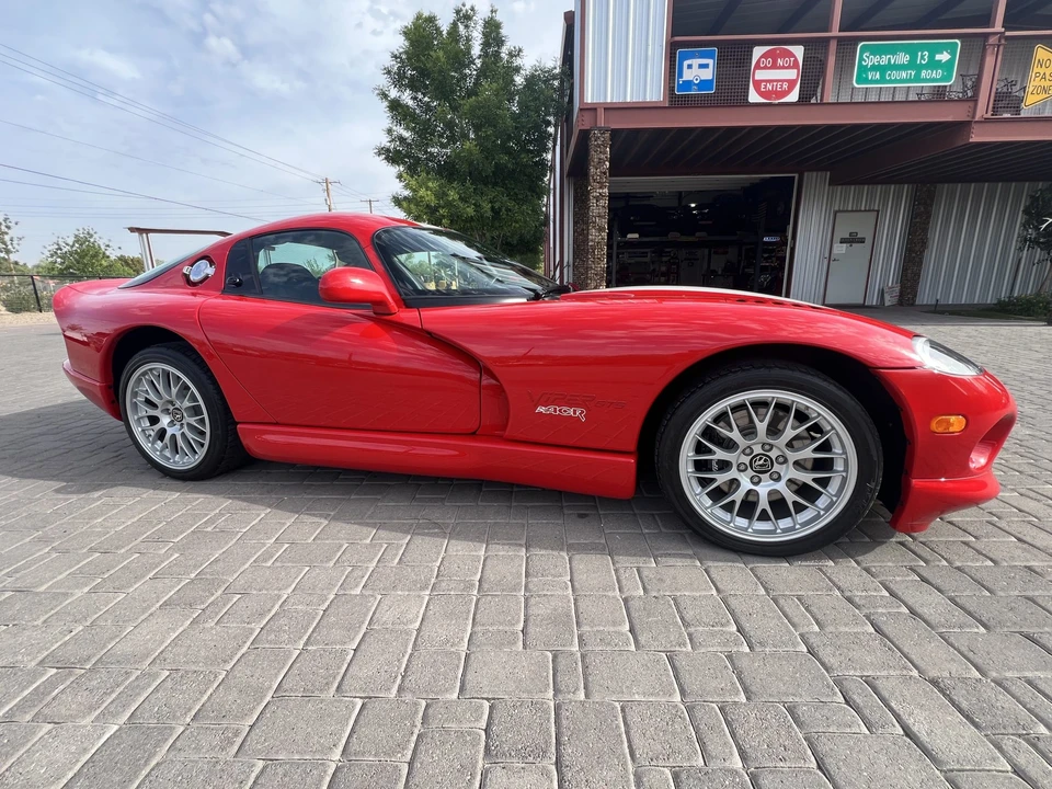 2002 Dodge Viper ACR 2nd Gen - Image 17 of 31