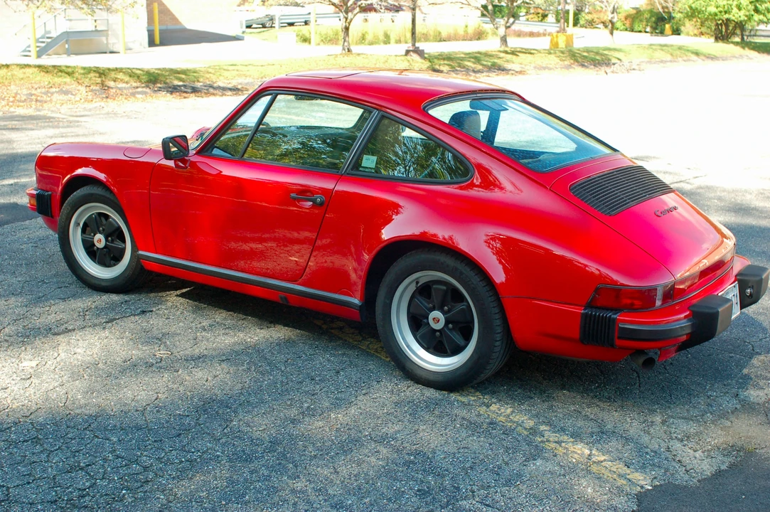 1988 Porsche 911 Carrera 3.2 - Image 4 of 31