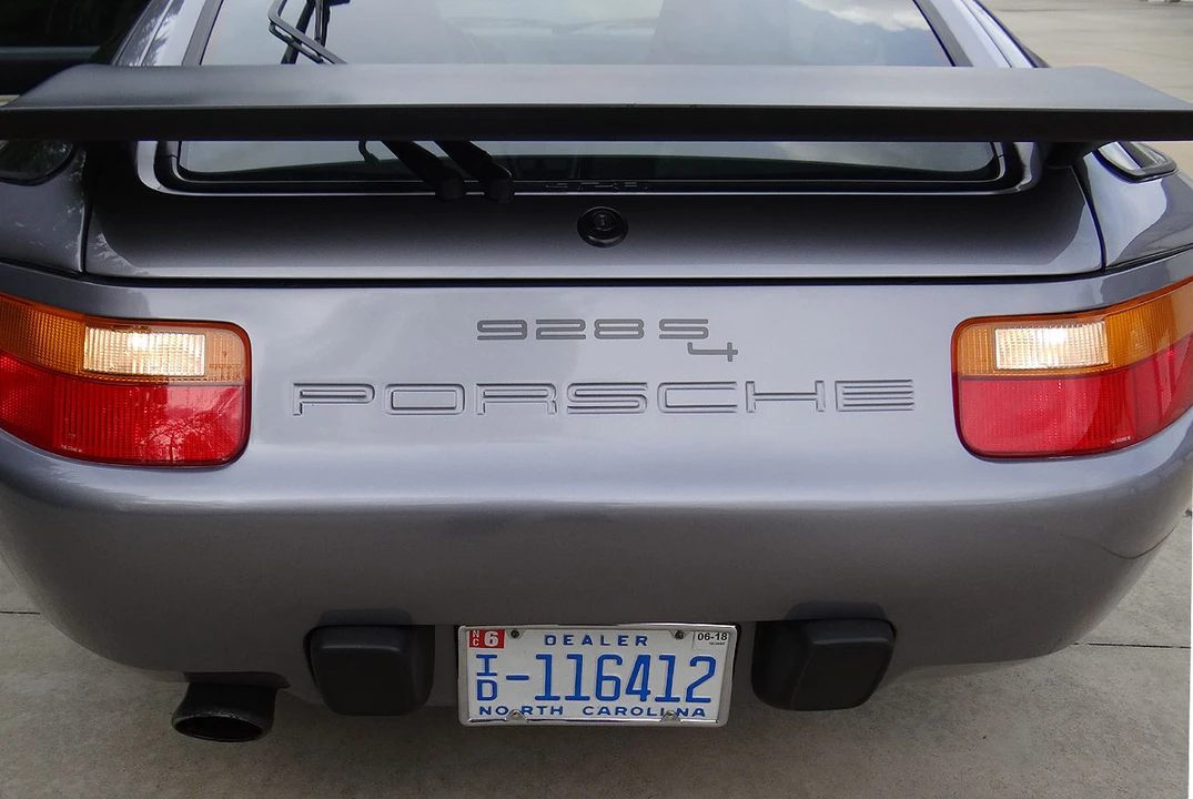 1988 Porsche 928 S4 - Image 16 of 31