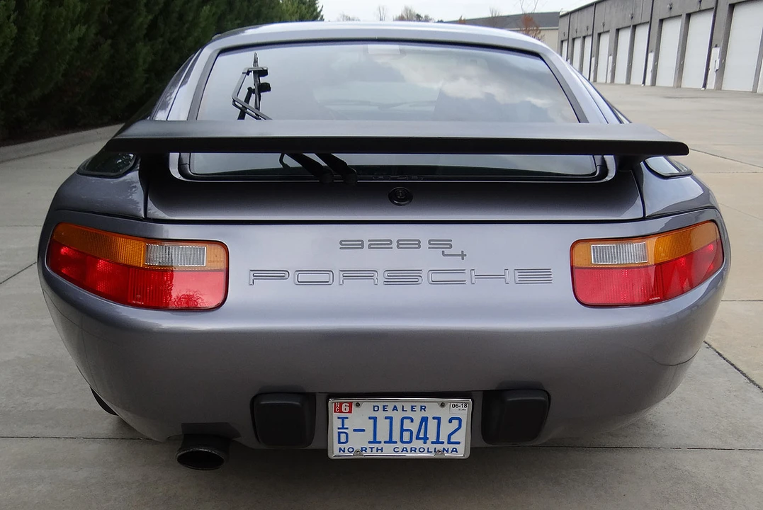 1988 Porsche 928 S4 - Image 17 of 31