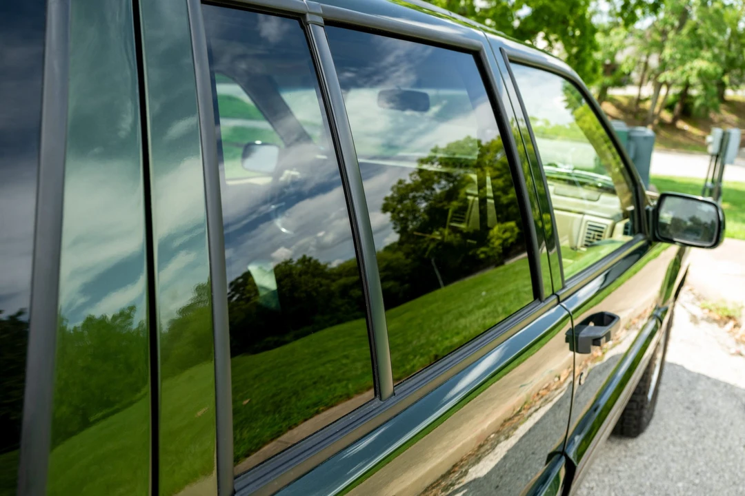 1995 Jeep ZJ Grand Wagoneer - Image 26 of 31