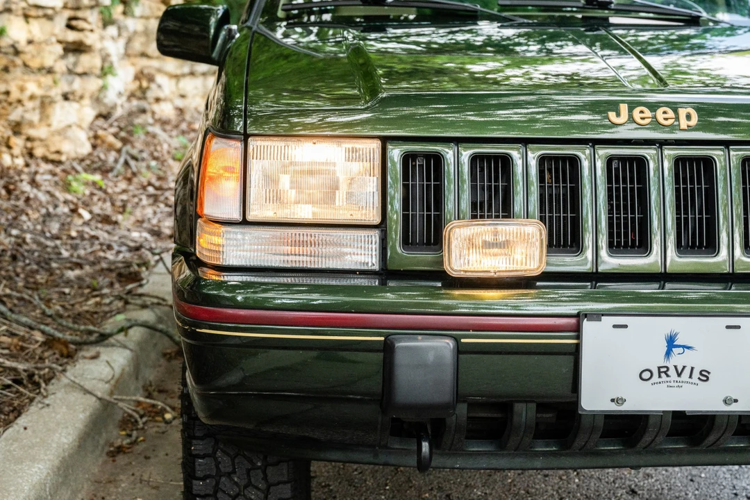 1995 Jeep ZJ Grand Wagoneer - Image 12 of 31