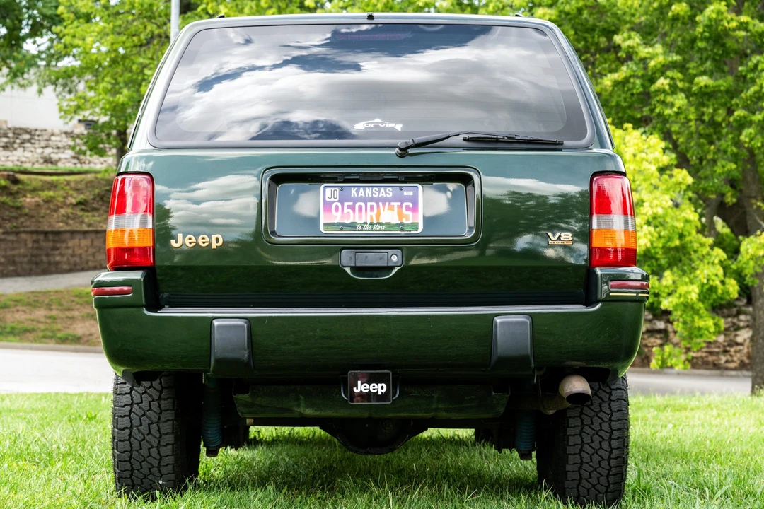 1995 Jeep ZJ Grand Wagoneer - Image 7 of 31