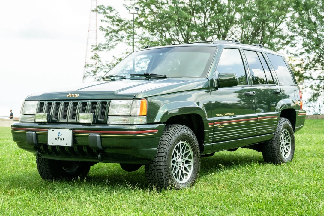 1995 Jeep ZJ Grand Wagoneer - Image 2 of 31