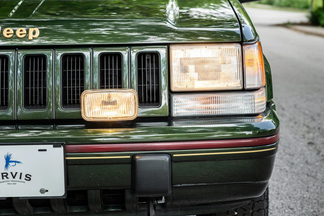 1995 Jeep ZJ Grand Wagoneer - Image 13 of 31