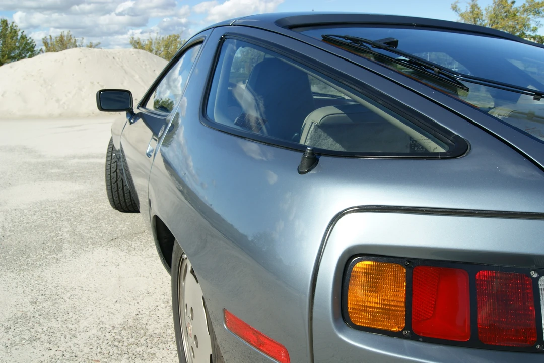 1983 Porsche 928 S - Image 7 of 31