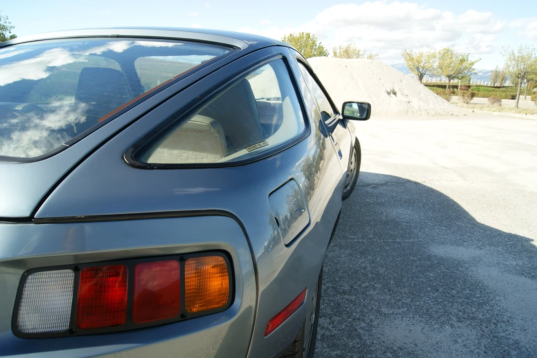 1983 Porsche 928 S - Image 9 of 31