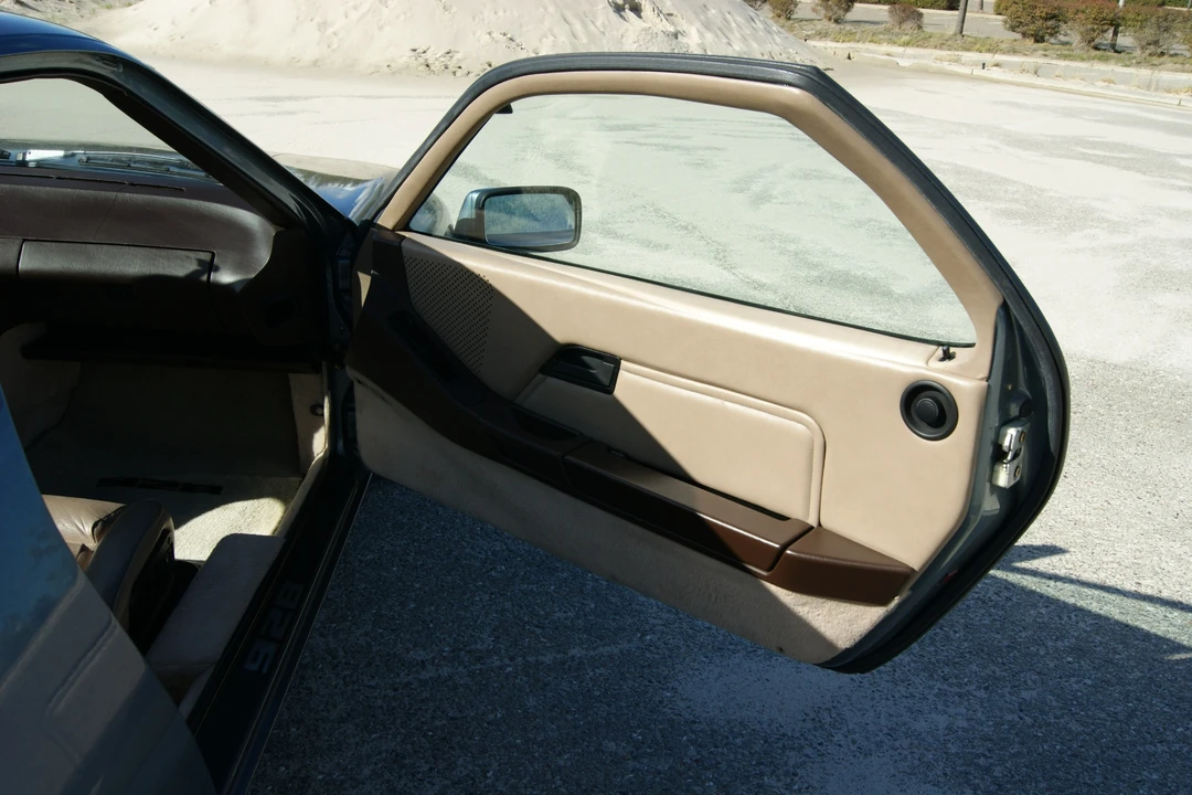 1983 Porsche 928 S - Image 24 of 31