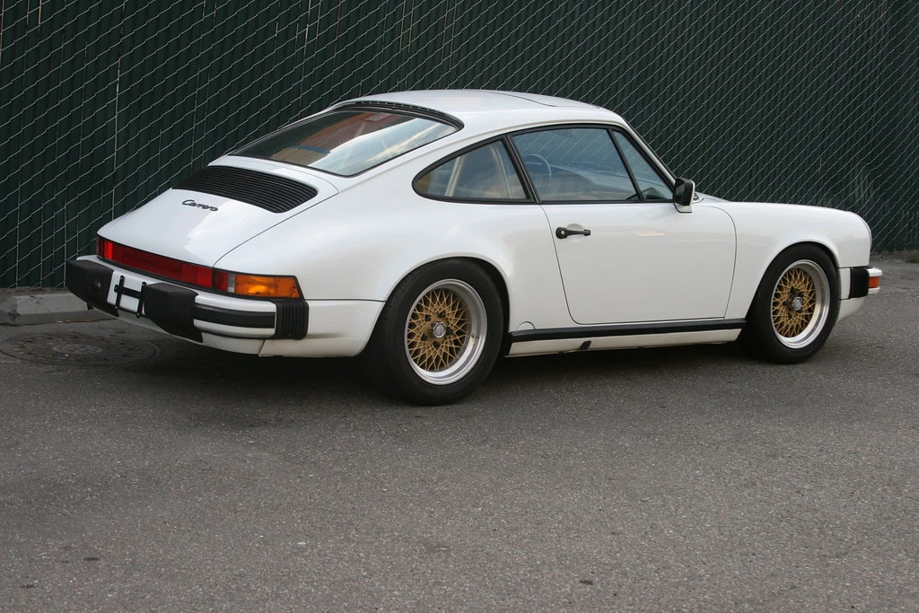 1988 Porsche 911 Carrera 3.2 - Image 10 of 31