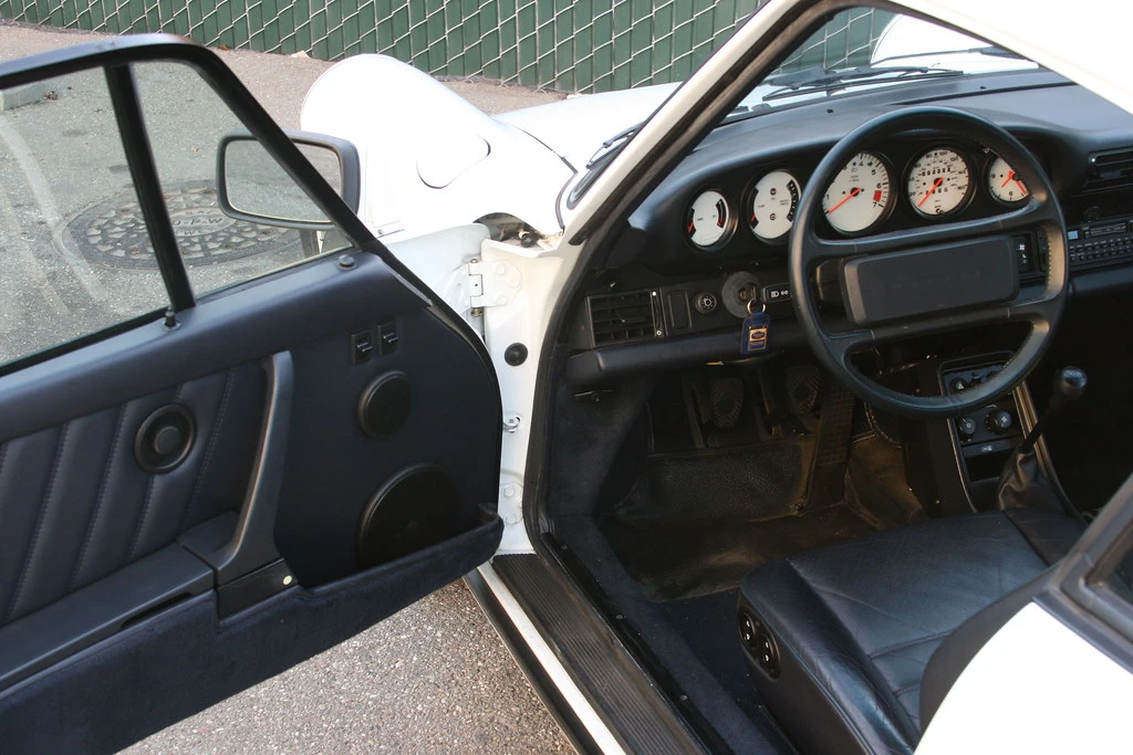 1988 Porsche 911 Carrera 3.2 - Image 22 of 31