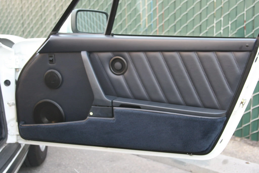 1988 Porsche 911 Carrera 3.2 - Image 25 of 31
