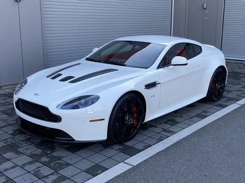 2017 Aston Martin V12 Vantage (2010-2018) - Image 4 of 31
