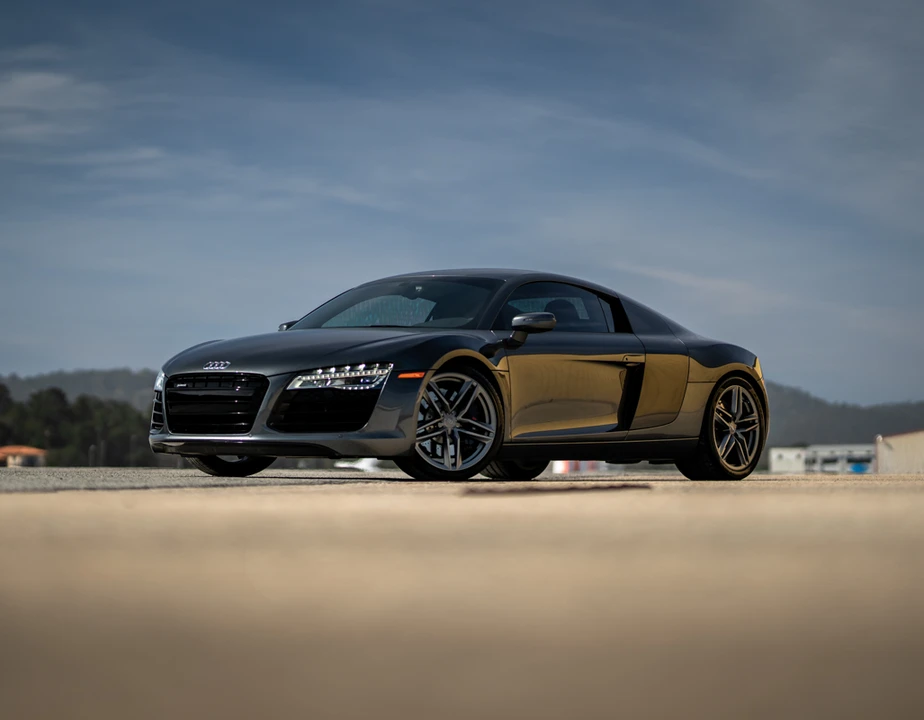 2015 Audi 42 R8 - Image 3 of 31