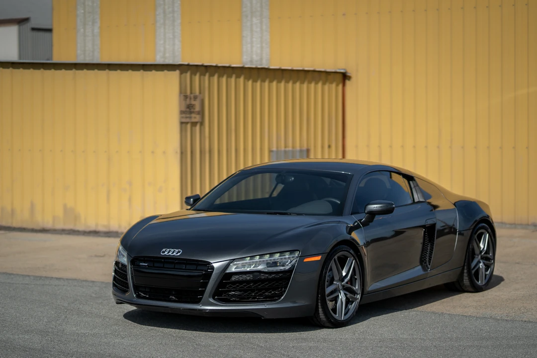 2015 Audi 42 R8 - Image 2 of 31