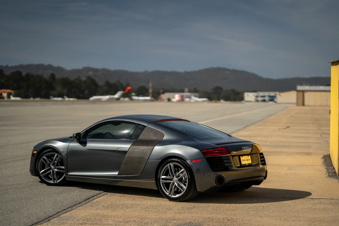 2015 Audi 42 R8 - Image 10 of 31