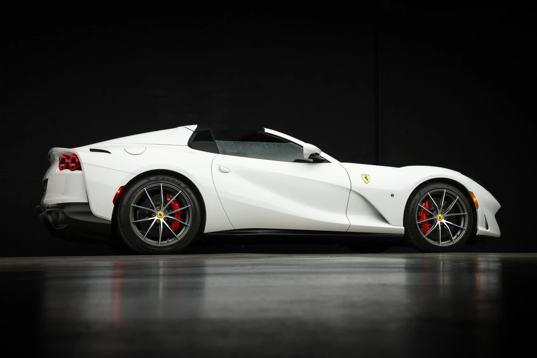2022 Ferrari 812 GTS - Image 27 of 31