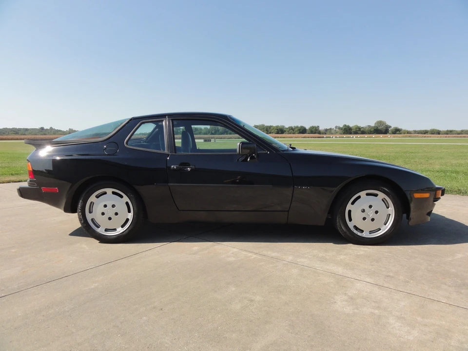 1987 Porsche 944 S - Image 3 of 31