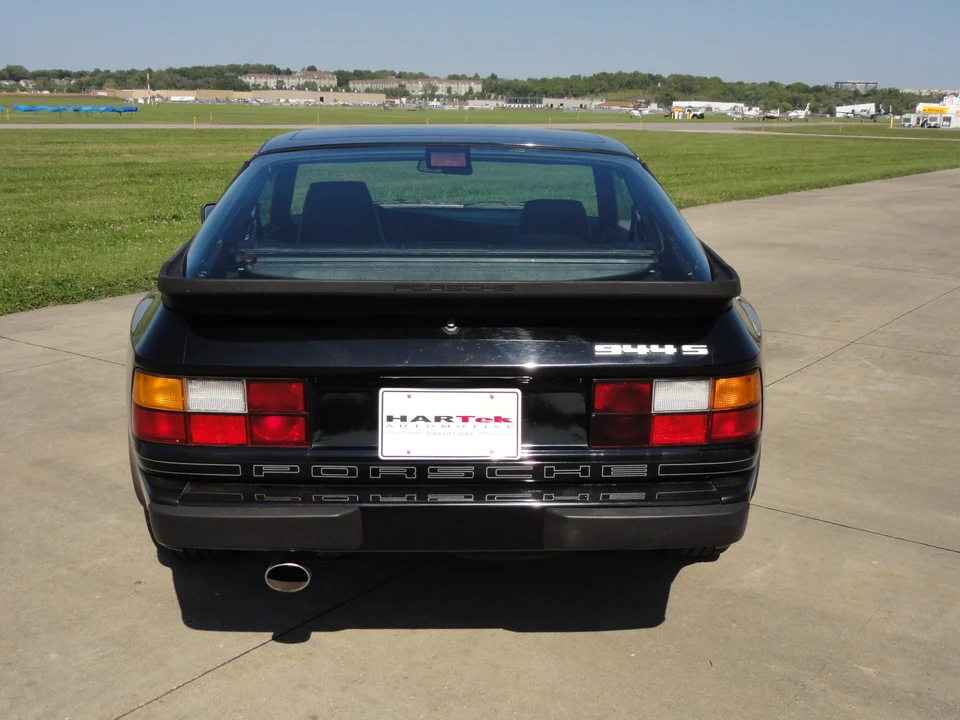 1987 Porsche 944 S - Image 9 of 31