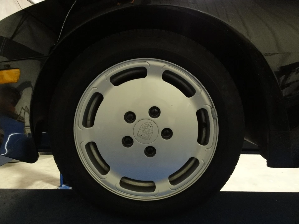 1987 Porsche 944 S - Image 18 of 31