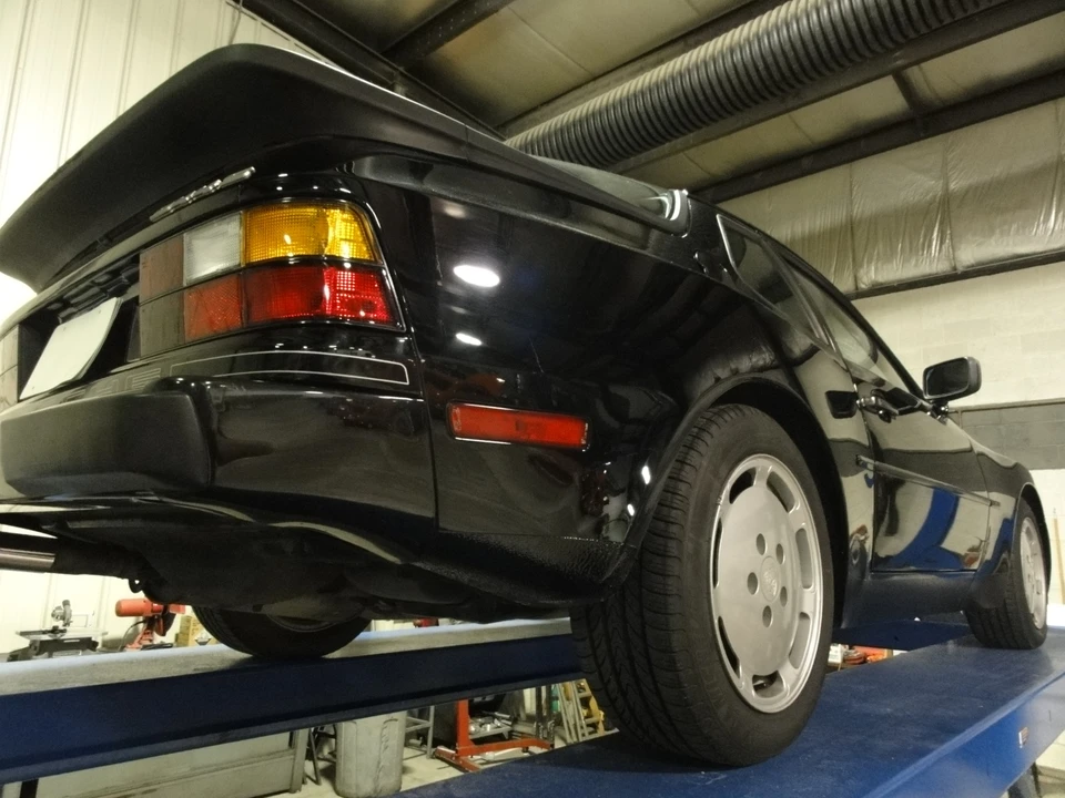 1987 Porsche 944 S - Image 15 of 31