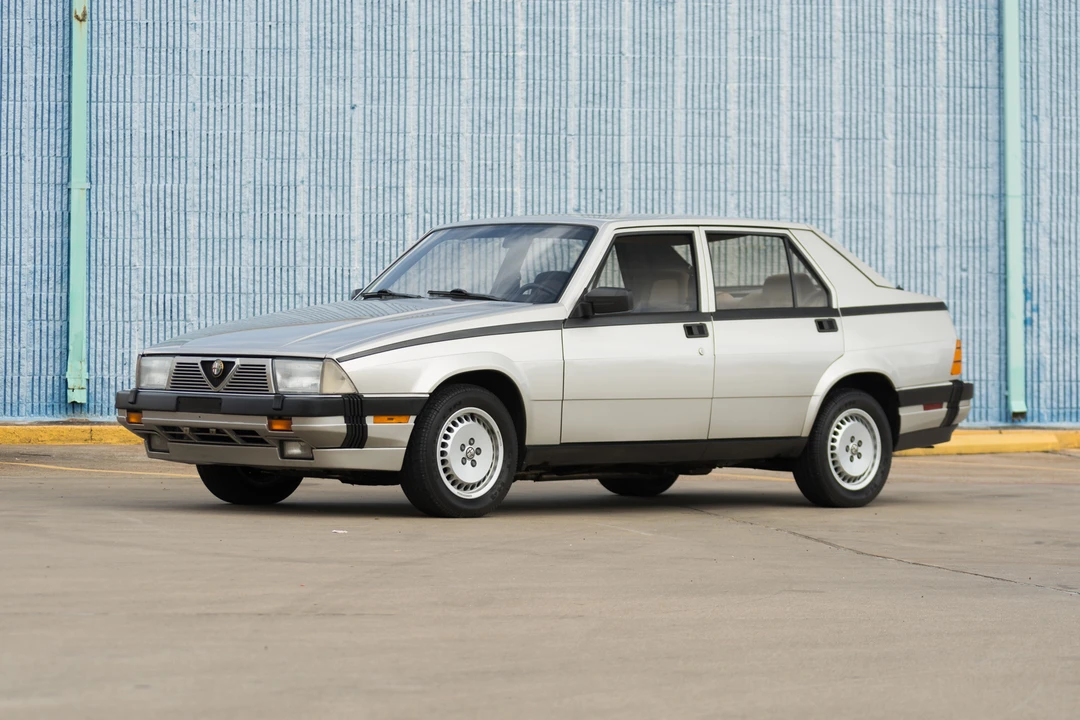 1988 Alfa Romeo 75/Milano - Image 2 of 31