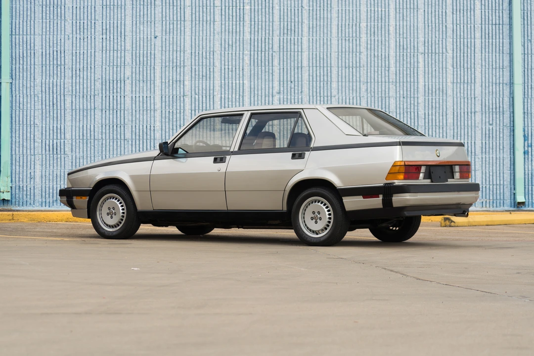 1988 Alfa Romeo 75/Milano - Image 4 of 31