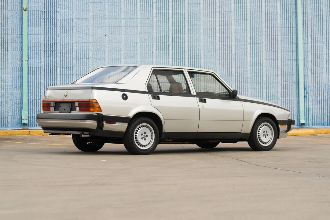 1988 Alfa Romeo 75/Milano - Image 6 of 31