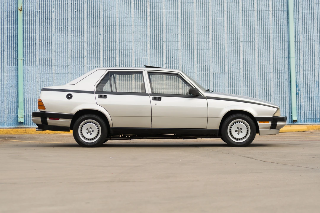 1988 Alfa Romeo 75/Milano - Image 7 of 31