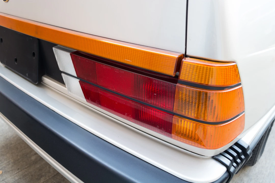 1988 Alfa Romeo 75/Milano - Image 24 of 31