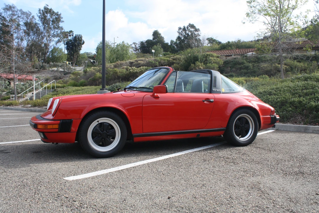 1988 Porsche 911 Carrera 3.2 - Image 4 of 31