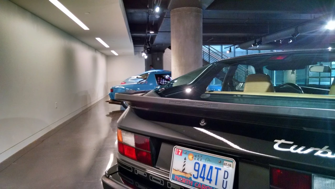 1986 Porsche 944 Turbo - Image 8 of 31