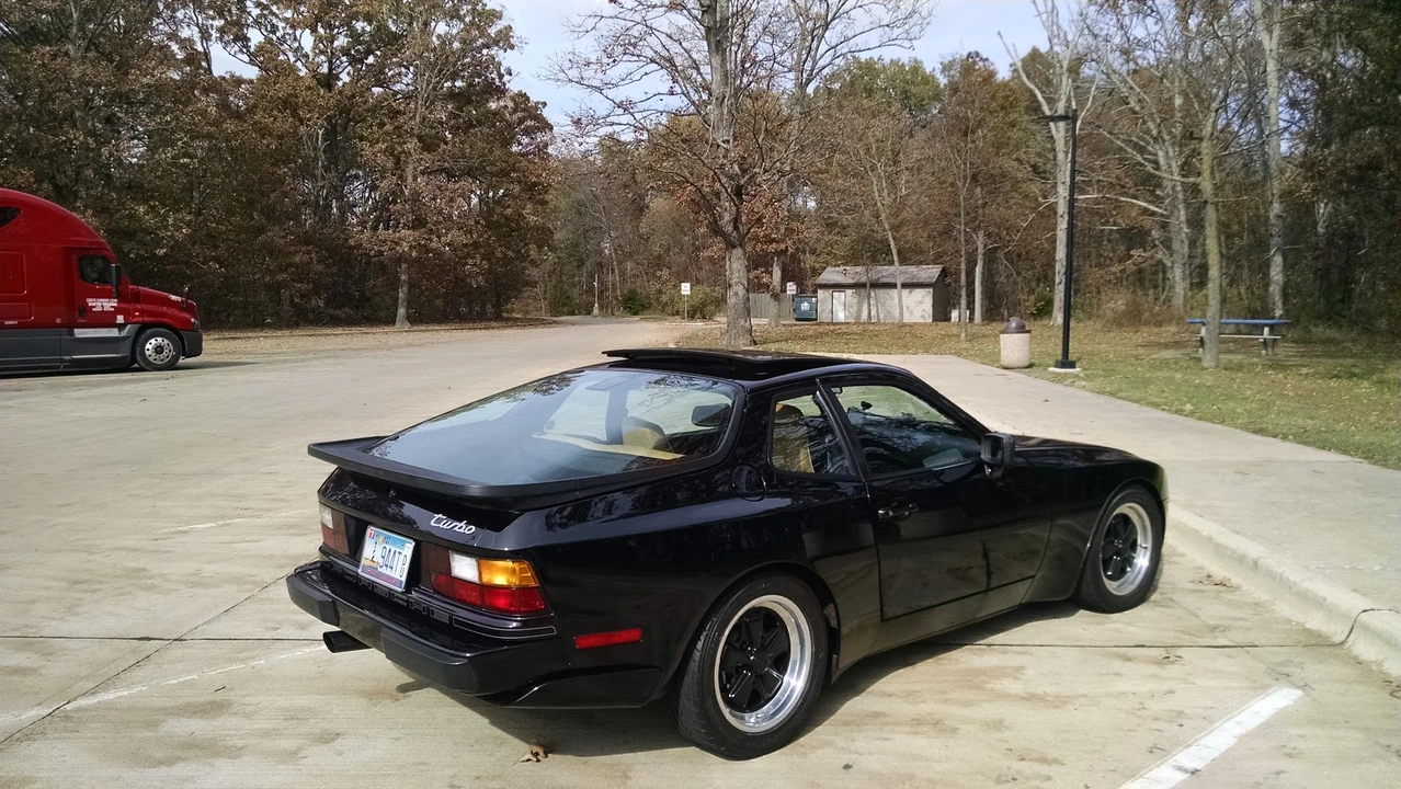 1986 Porsche 944 Turbo - Image 2 of 31