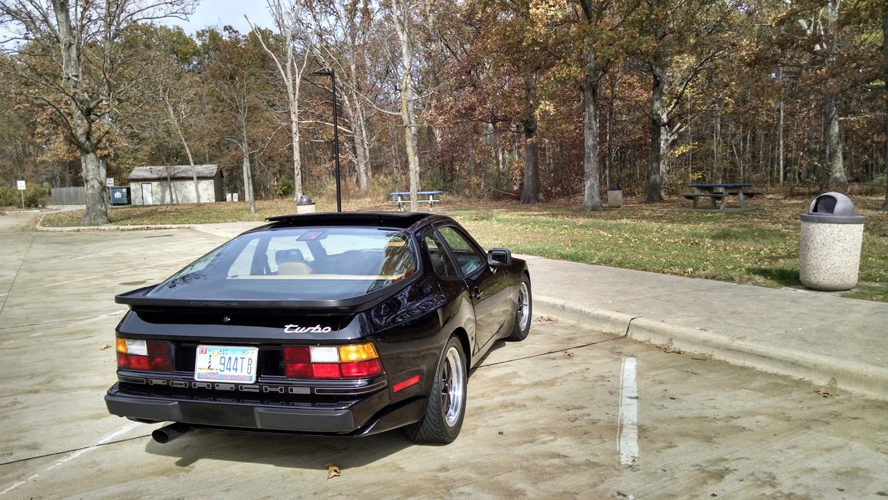 1986 Porsche 944 Turbo - Image 3 of 31